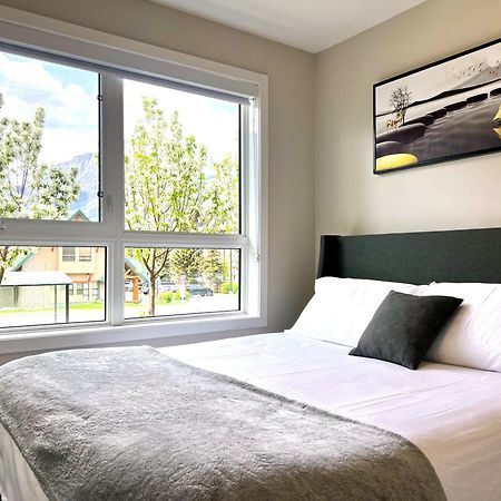 Brand New 2Br Condo With Outdoor Swimming Pool And Hot Tub Канмор Экстерьер фото