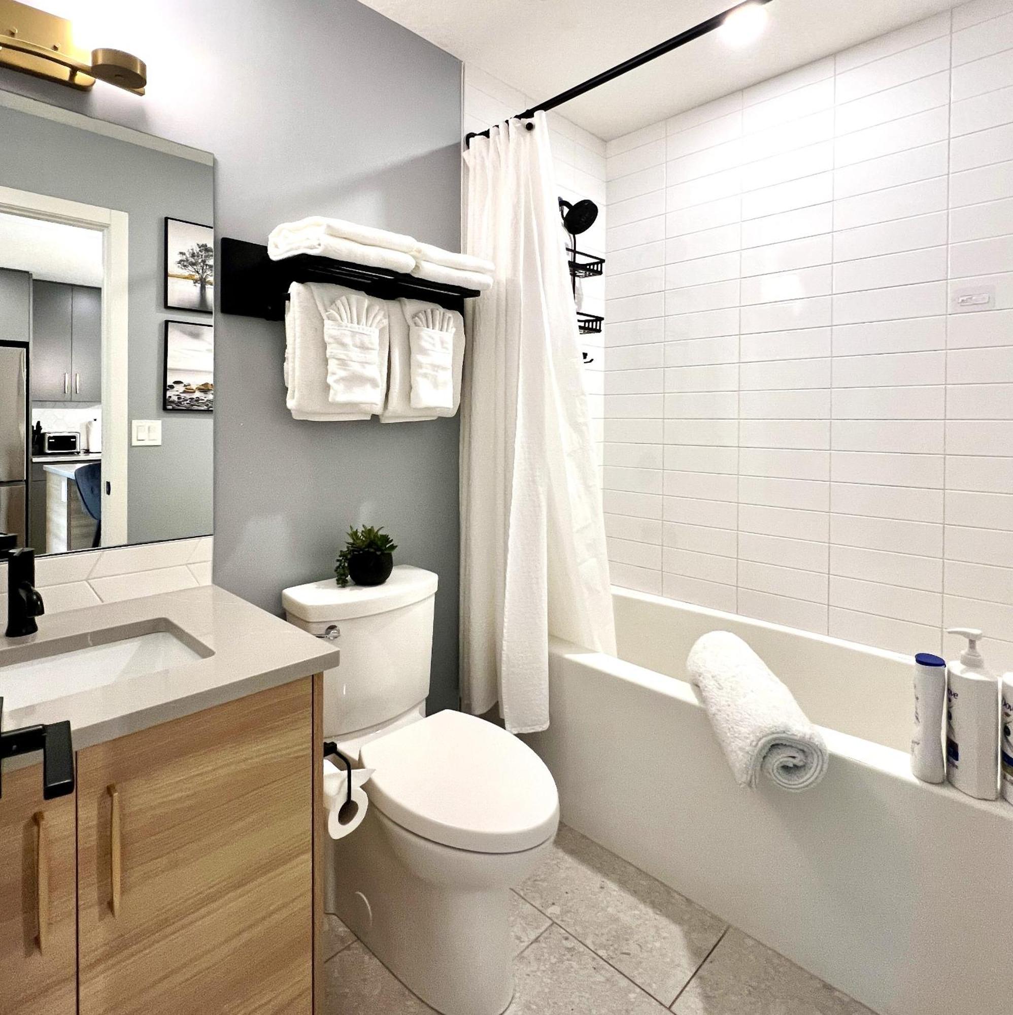 Brand New 2Br Condo With Outdoor Swimming Pool And Hot Tub Канмор Экстерьер фото